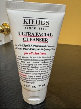 Kiehl's Ultra Facial Cleanser - 2.5 Fl oz /75 ml brand new sealed.